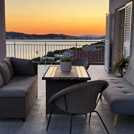 Seaspray Apartments Tisno