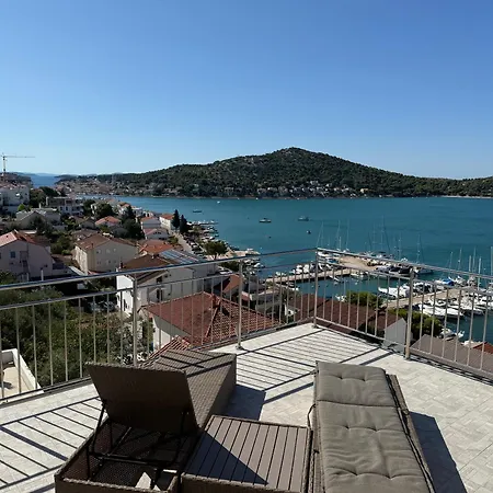 Seaspray Apartments Tisno