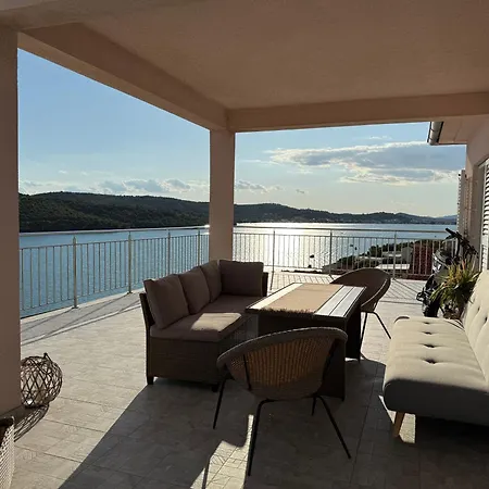 Seaspray Apartments Tisno *