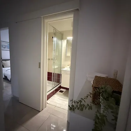 Seaspray Apartments Tisno